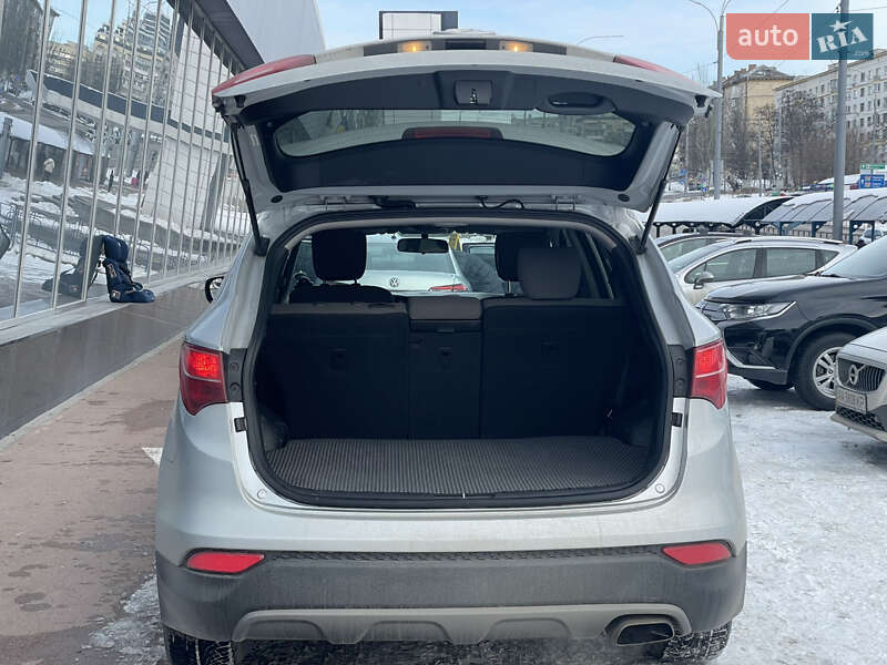 Внедорожник / Кроссовер Hyundai Santa FE 2015 в Киеве