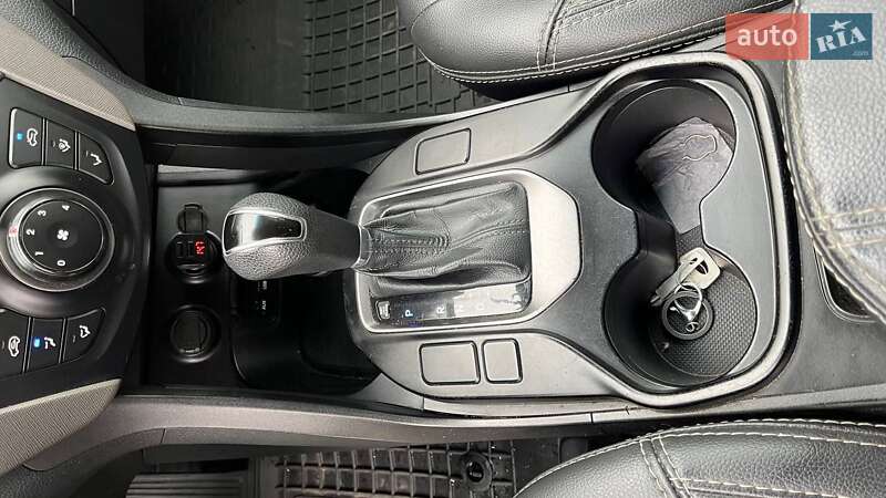 Внедорожник / Кроссовер Hyundai Santa FE 2013 в Сокале фото 6 Внедорожник / Кроссовер Hyundai Santa FE 2013 в Сокале