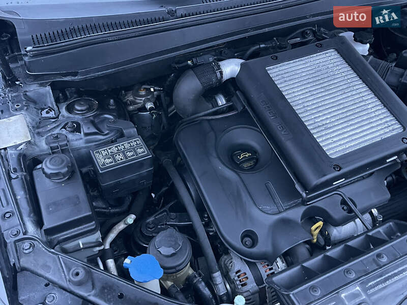 Внедорожник / Кроссовер Hyundai Santa FE 2009 в Мукачево