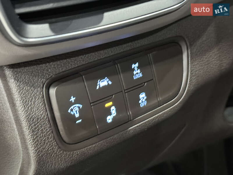 Внедорожник / Кроссовер Hyundai Santa FE 2019 в Одессе