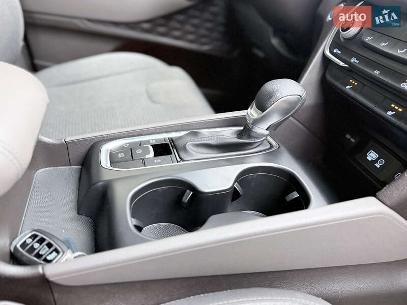 Внедорожник / Кроссовер Hyundai Santa FE 2019 в Одессе