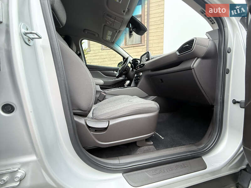 Внедорожник / Кроссовер Hyundai Santa FE 2019 в Одессе