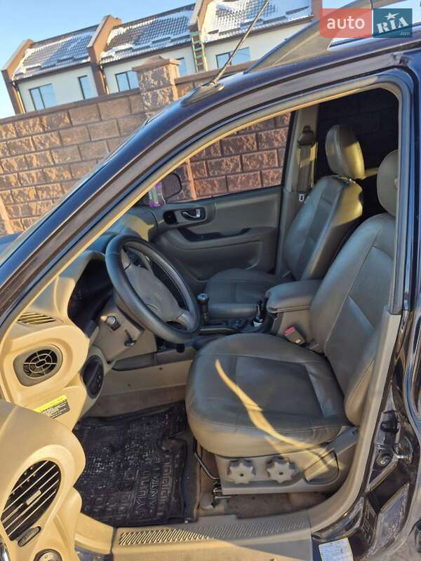 Внедорожник / Кроссовер Hyundai Santa FE 2004 в Ровно