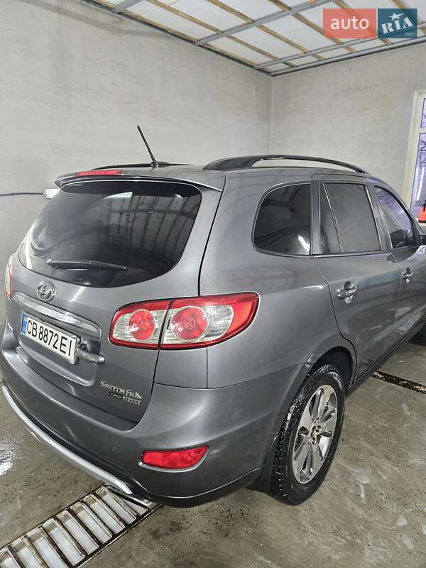 Внедорожник / Кроссовер Hyundai Santa FE 2012 в Чернигове