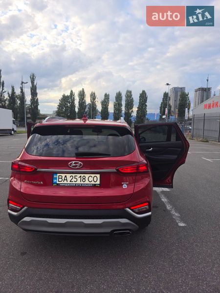 Внедорожник / Кроссовер Hyundai Santa FE 2018 в Киеве