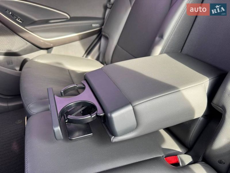 Внедорожник / Кроссовер Hyundai Santa FE 2015 в Киеве