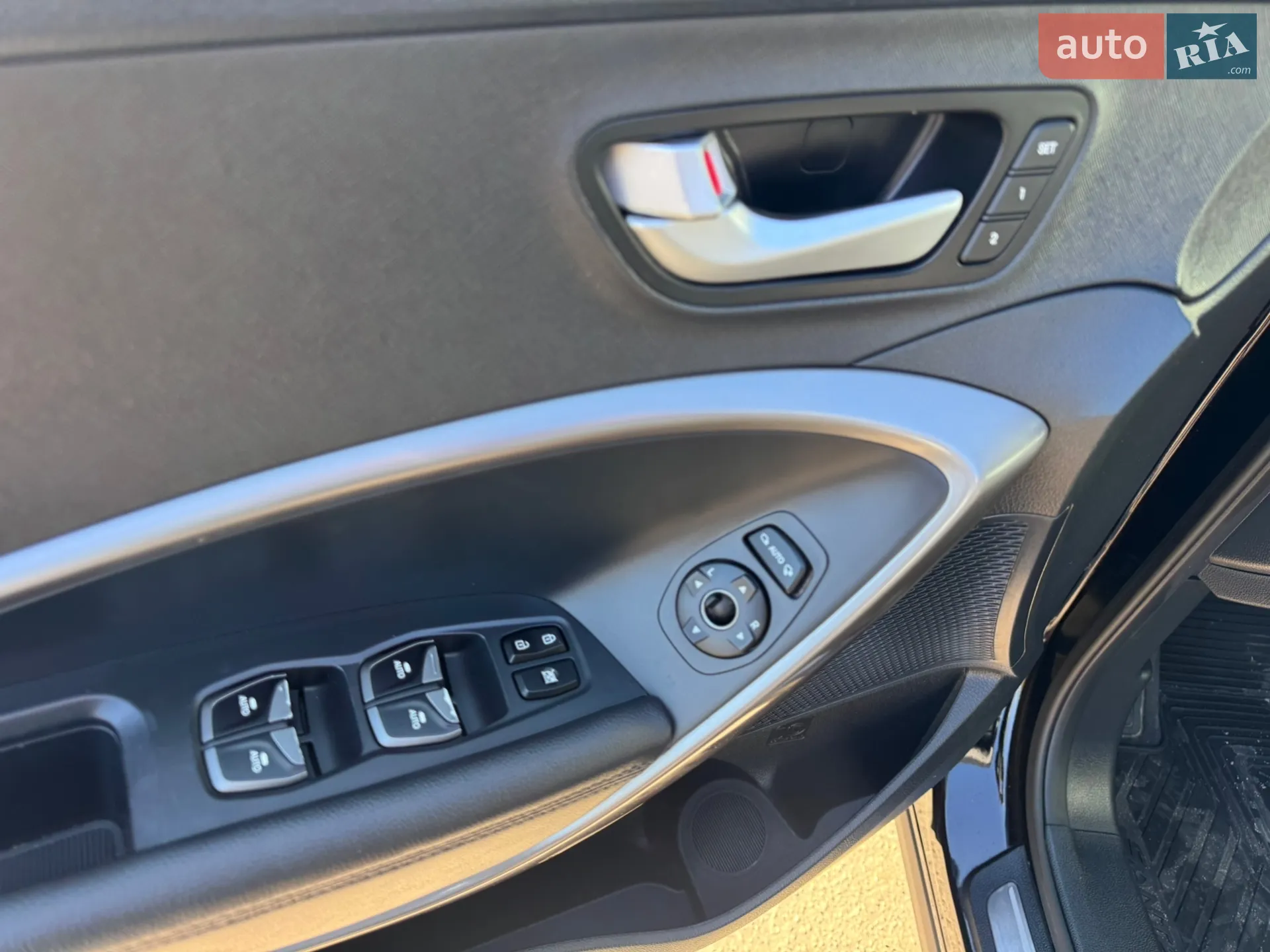 2017 Hyundai Santa Fe - мініатюра 27