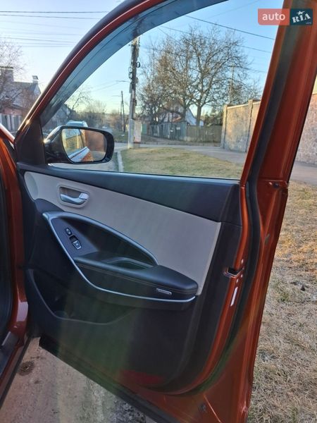 Внедорожник / Кроссовер Hyundai Santa FE 2016 в Киеве