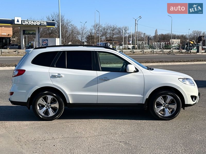 Внедорожник / Кроссовер Hyundai Santa FE 2012 в Днепре