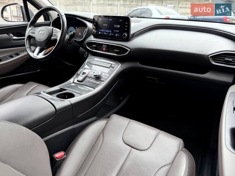 Внедорожник / Кроссовер Hyundai Santa FE 2021 в Ужгороде