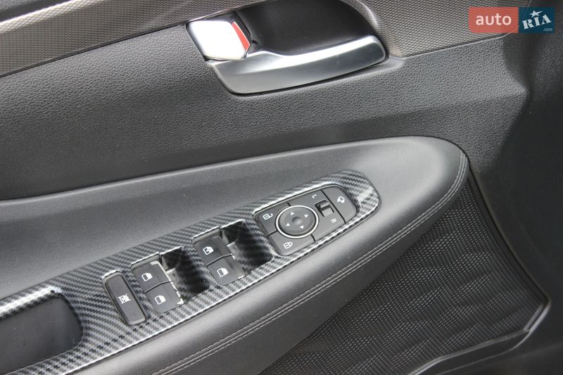 Внедорожник / Кроссовер Hyundai Santa FE 2018 в Днепре