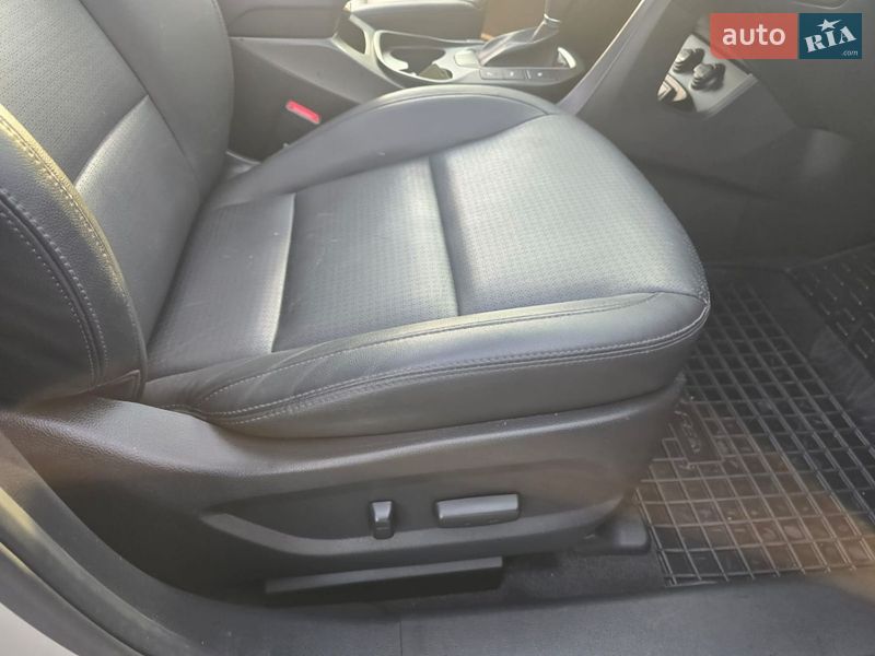 Внедорожник / Кроссовер Hyundai Santa FE 2014 в Стрые