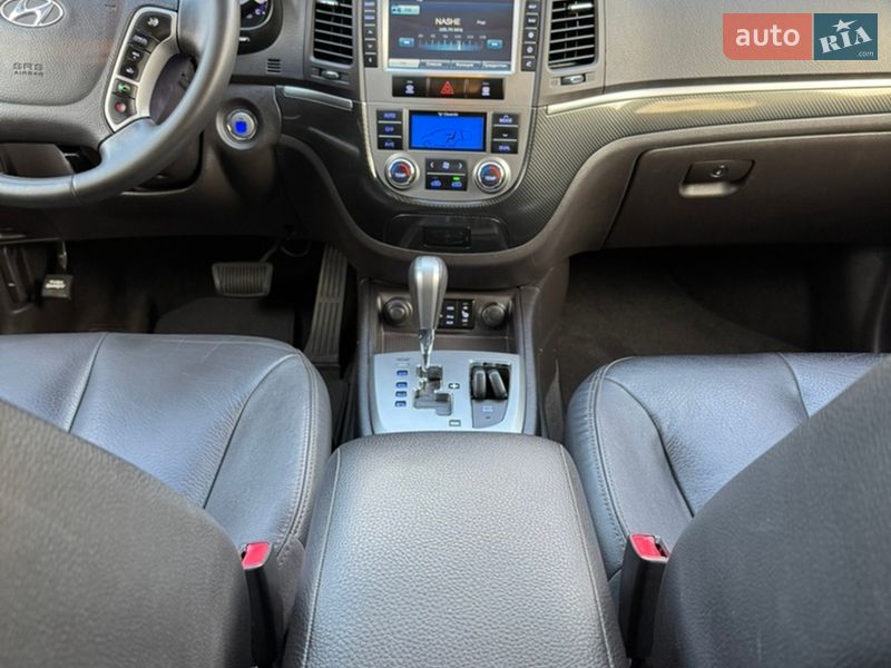 Внедорожник / Кроссовер Hyundai Santa FE 2012 в Ровно