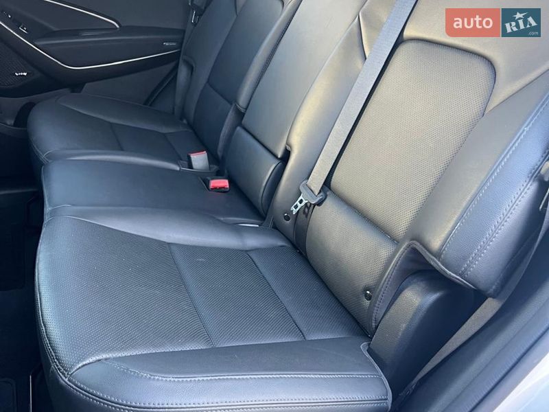 Внедорожник / Кроссовер Hyundai Santa FE 2016 в Луцке