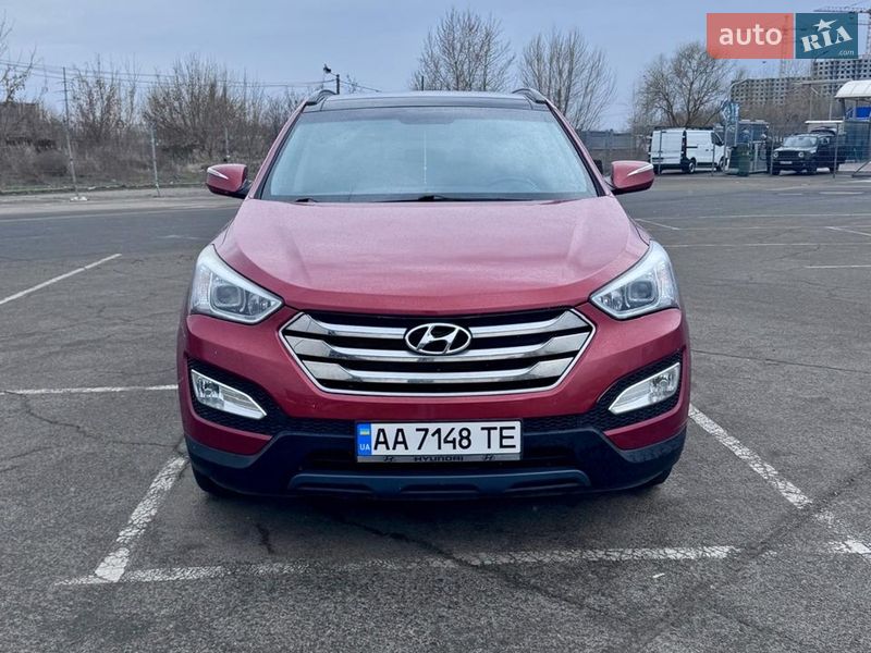 Внедорожник / Кроссовер Hyundai Santa FE 2016 в Киеве