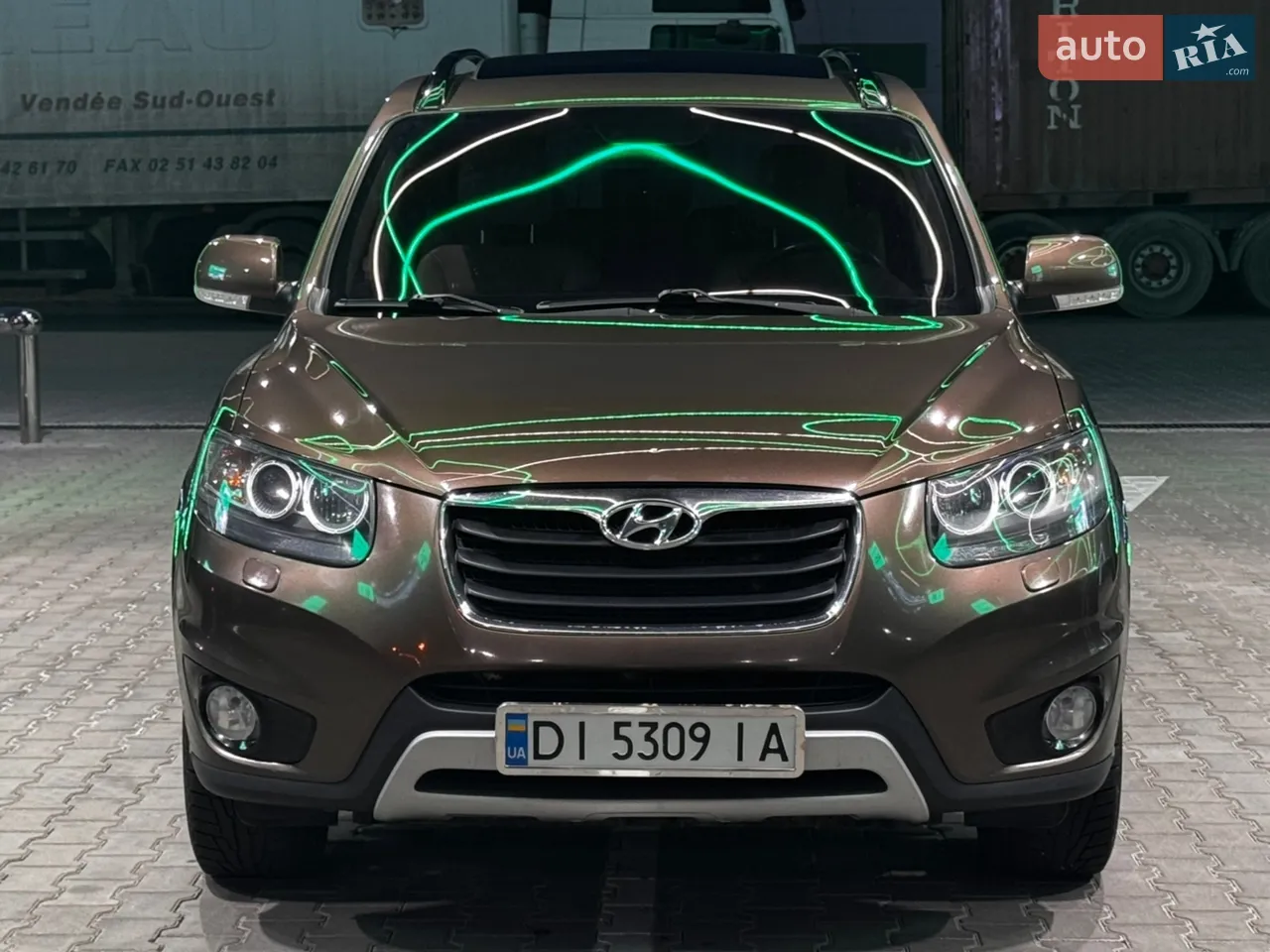 Hyundai Santa Fe 2012 photo 2