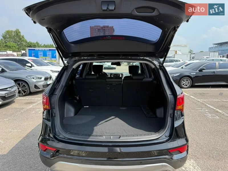 Hyundai Santa FE 2017 VIN KMHSW81UBHU770352 фото оголошення 4 з 46