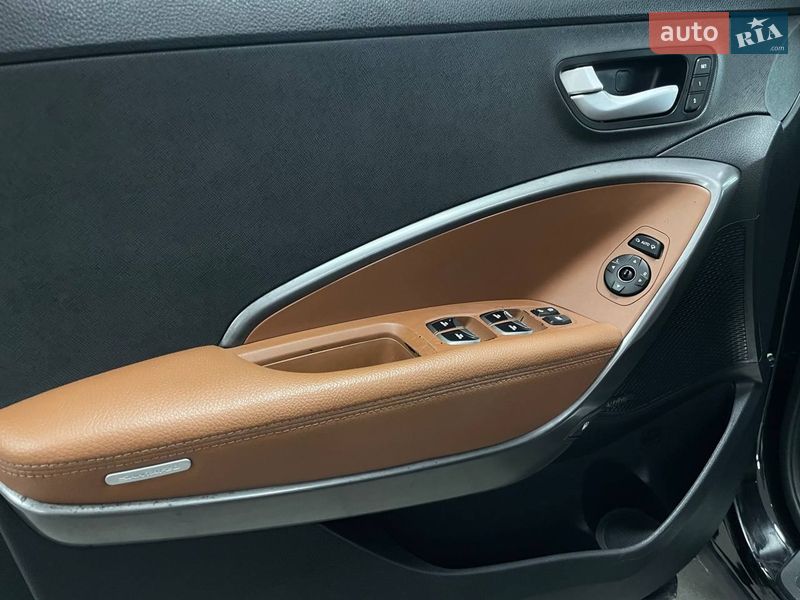 Внедорожник / Кроссовер Hyundai Santa FE 2016 в Киеве