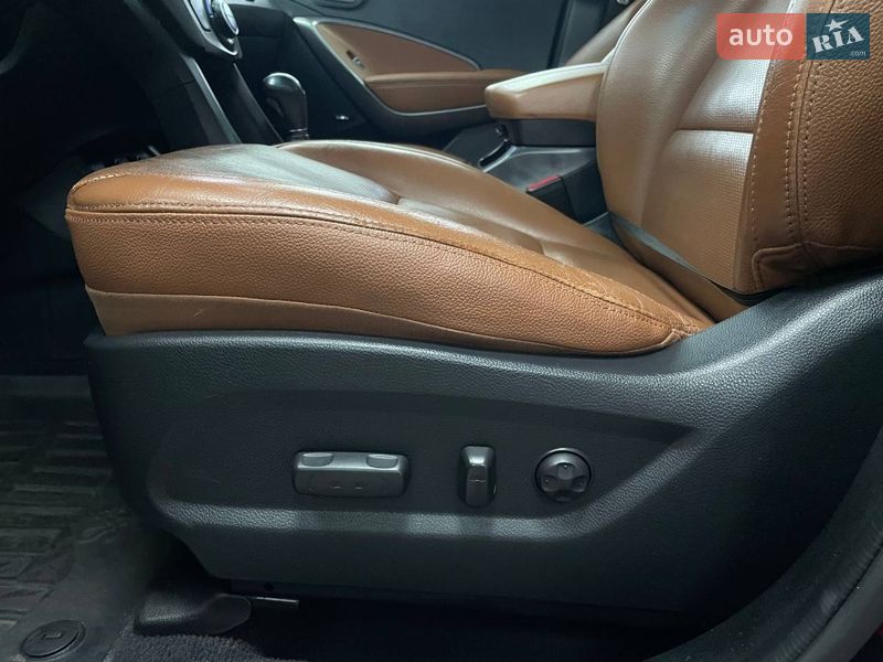 Внедорожник / Кроссовер Hyundai Santa FE 2016 в Киеве