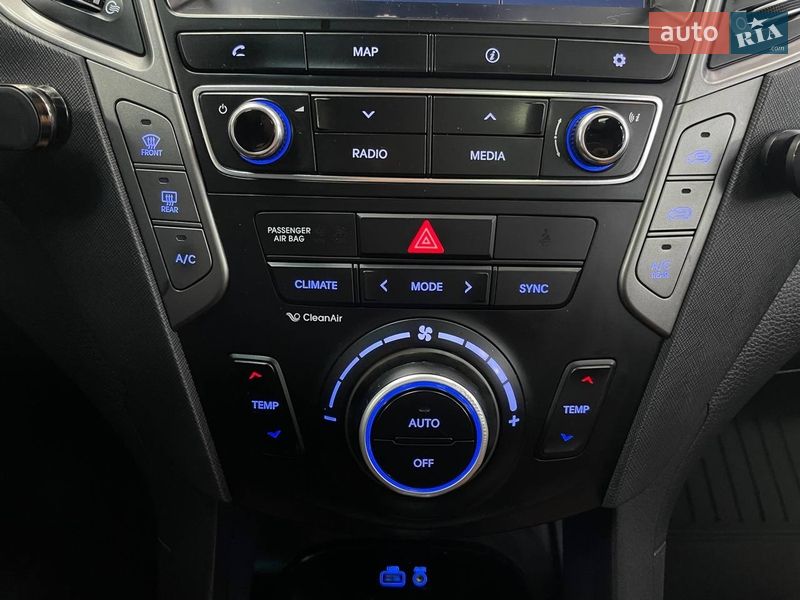 Внедорожник / Кроссовер Hyundai Santa FE 2016 в Киеве