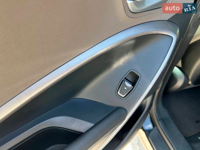 Внедорожник / Кроссовер Hyundai Santa FE 2015 в Львове фото 39 Внедорожник / Кроссовер Hyundai Santa FE 2015 в Львове