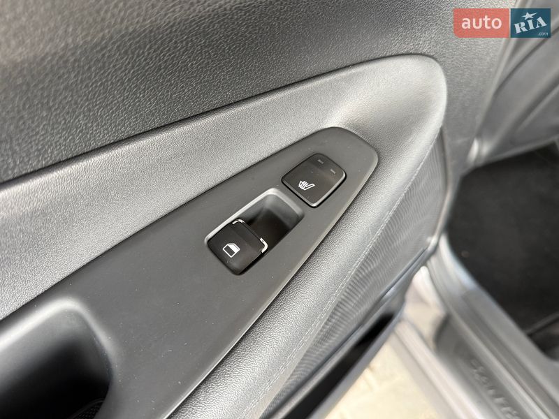 Внедорожник / Кроссовер Hyundai Santa FE 2018 в Днепре