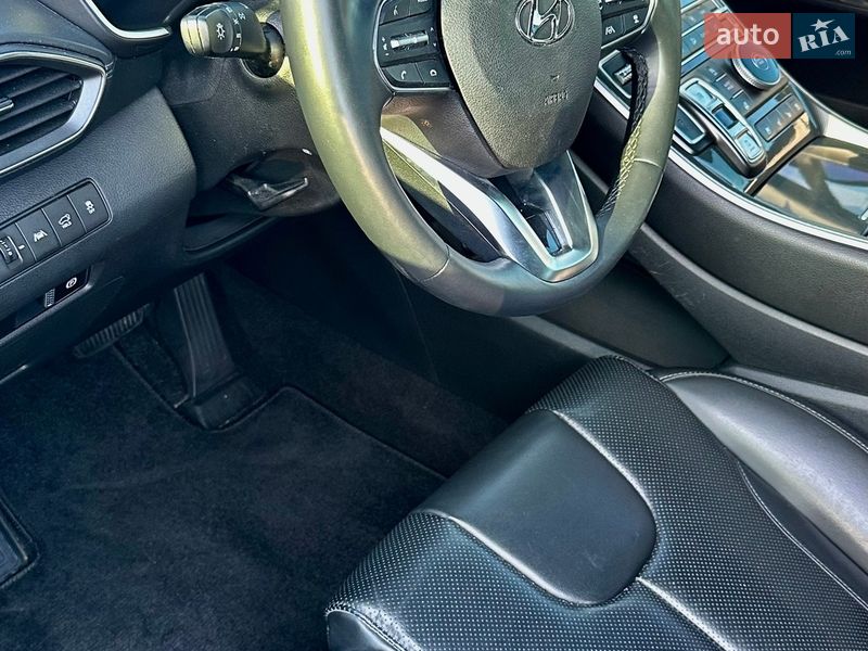 Внедорожник / Кроссовер Hyundai Santa FE 2020 в Киеве