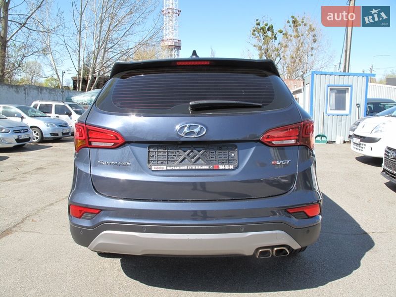 Внедорожник / Кроссовер Hyundai Santa FE 2016 в Киеве