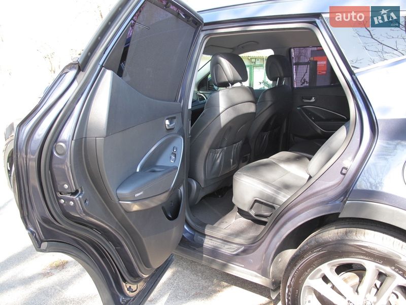 Внедорожник / Кроссовер Hyundai Santa FE 2016 в Киеве