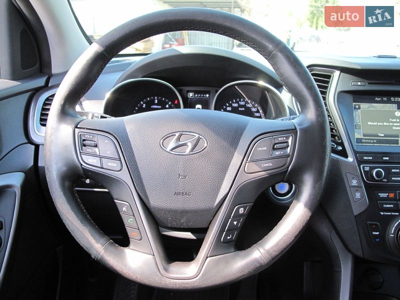 Внедорожник / Кроссовер Hyundai Santa FE 2016 в Киеве