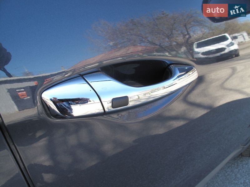 Внедорожник / Кроссовер Hyundai Santa FE 2016 в Киеве