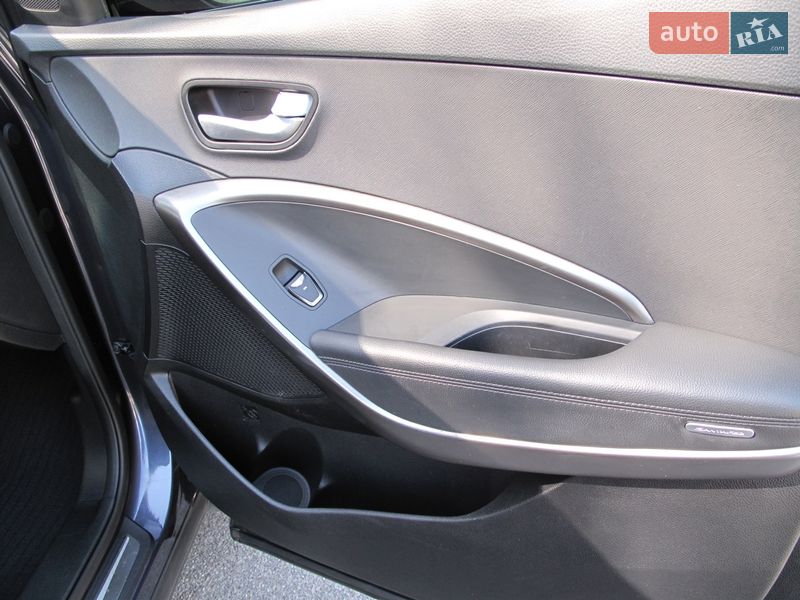 Внедорожник / Кроссовер Hyundai Santa FE 2016 в Киеве