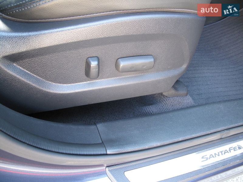 Внедорожник / Кроссовер Hyundai Santa FE 2016 в Киеве