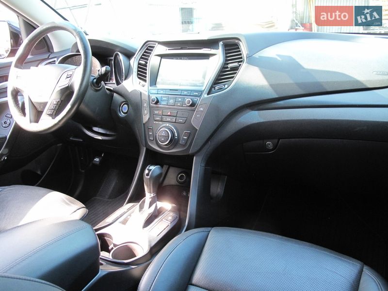Внедорожник / Кроссовер Hyundai Santa FE 2016 в Киеве