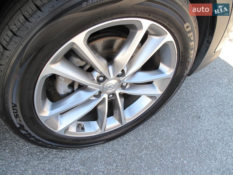 Внедорожник / Кроссовер Hyundai Santa FE 2016 в Киеве