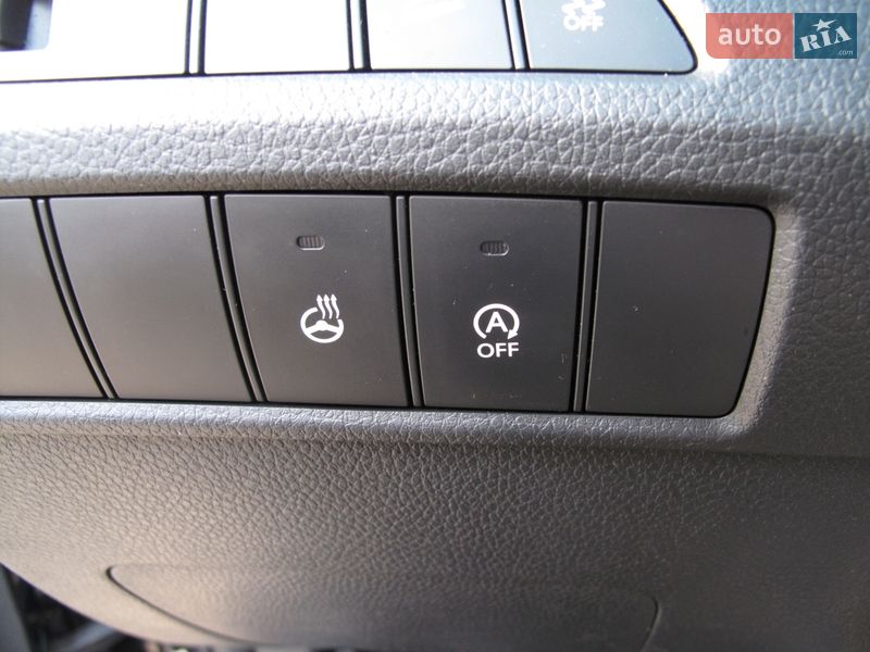 Внедорожник / Кроссовер Hyundai Santa FE 2016 в Киеве