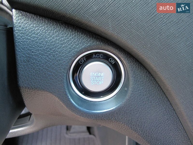 Внедорожник / Кроссовер Hyundai Santa FE 2016 в Киеве