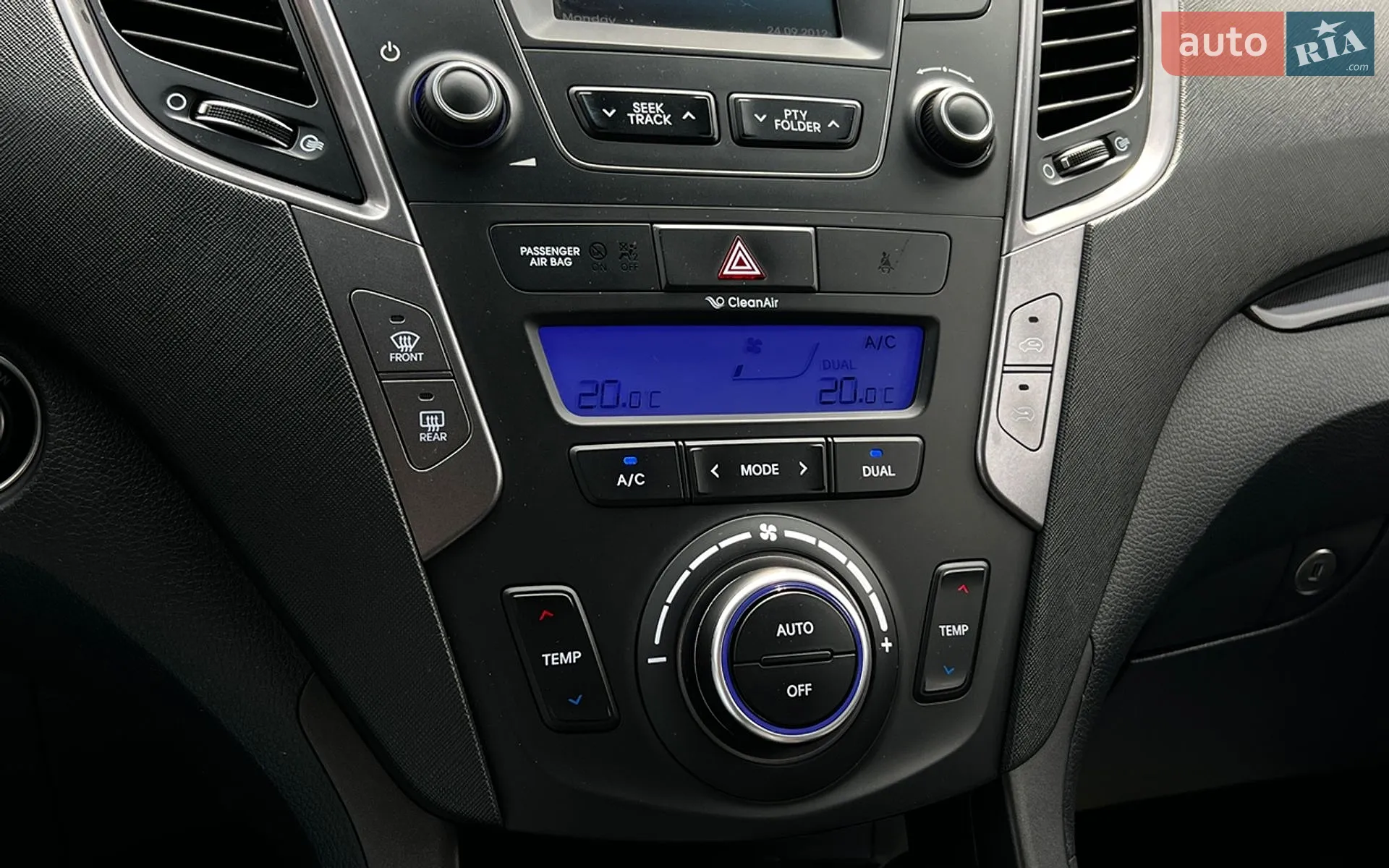 2013 Hyundai Santa Fe - мініатюра 16