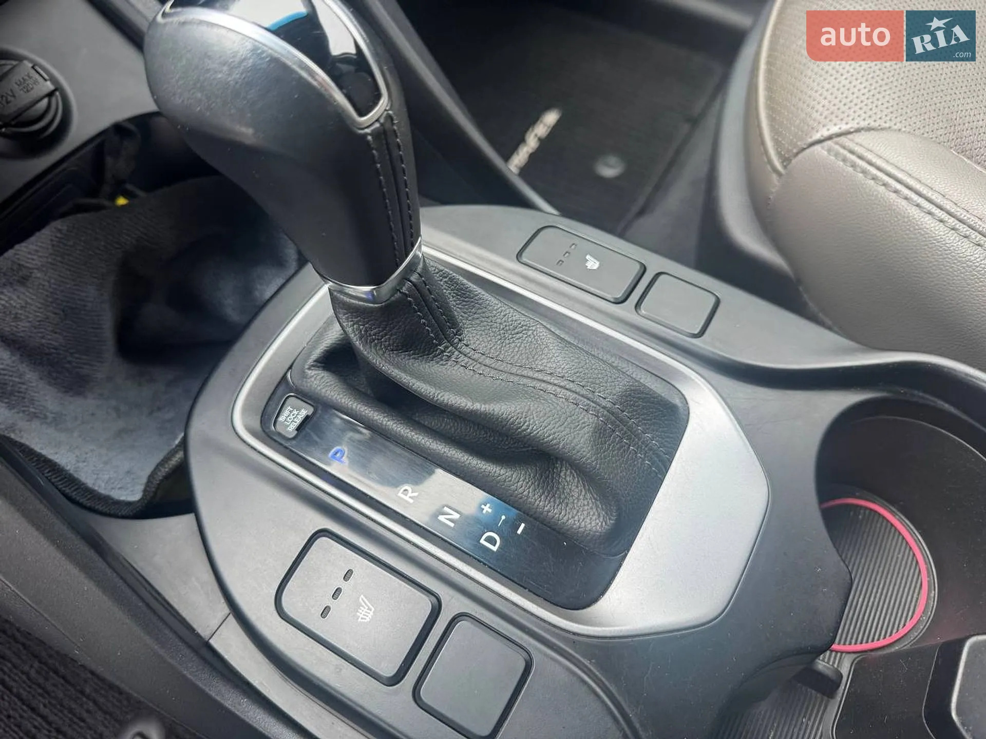 2016 Hyundai Santa Fe - мініатюра 32