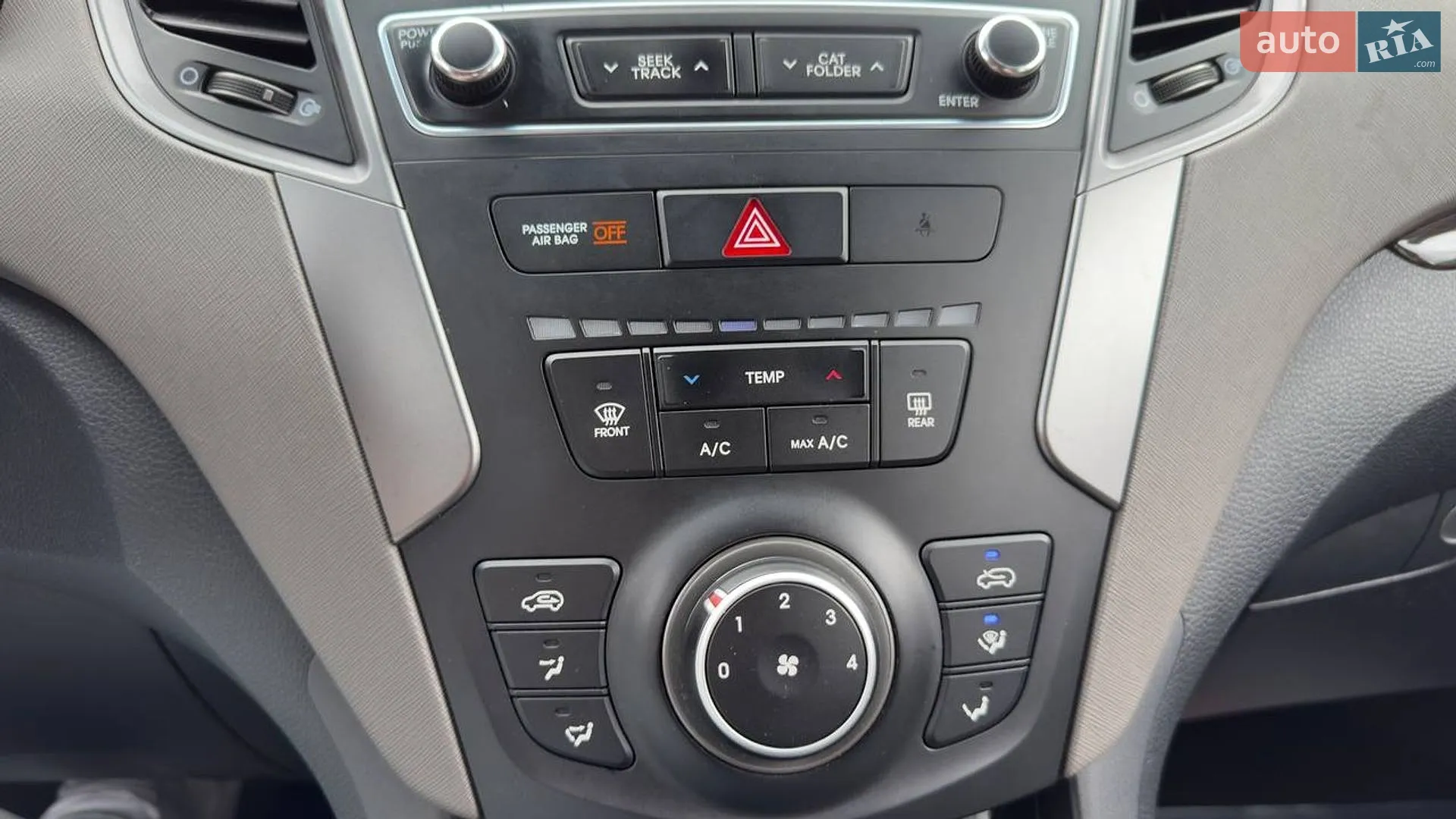 2016 Hyundai Santa Fe - мініатюра 20