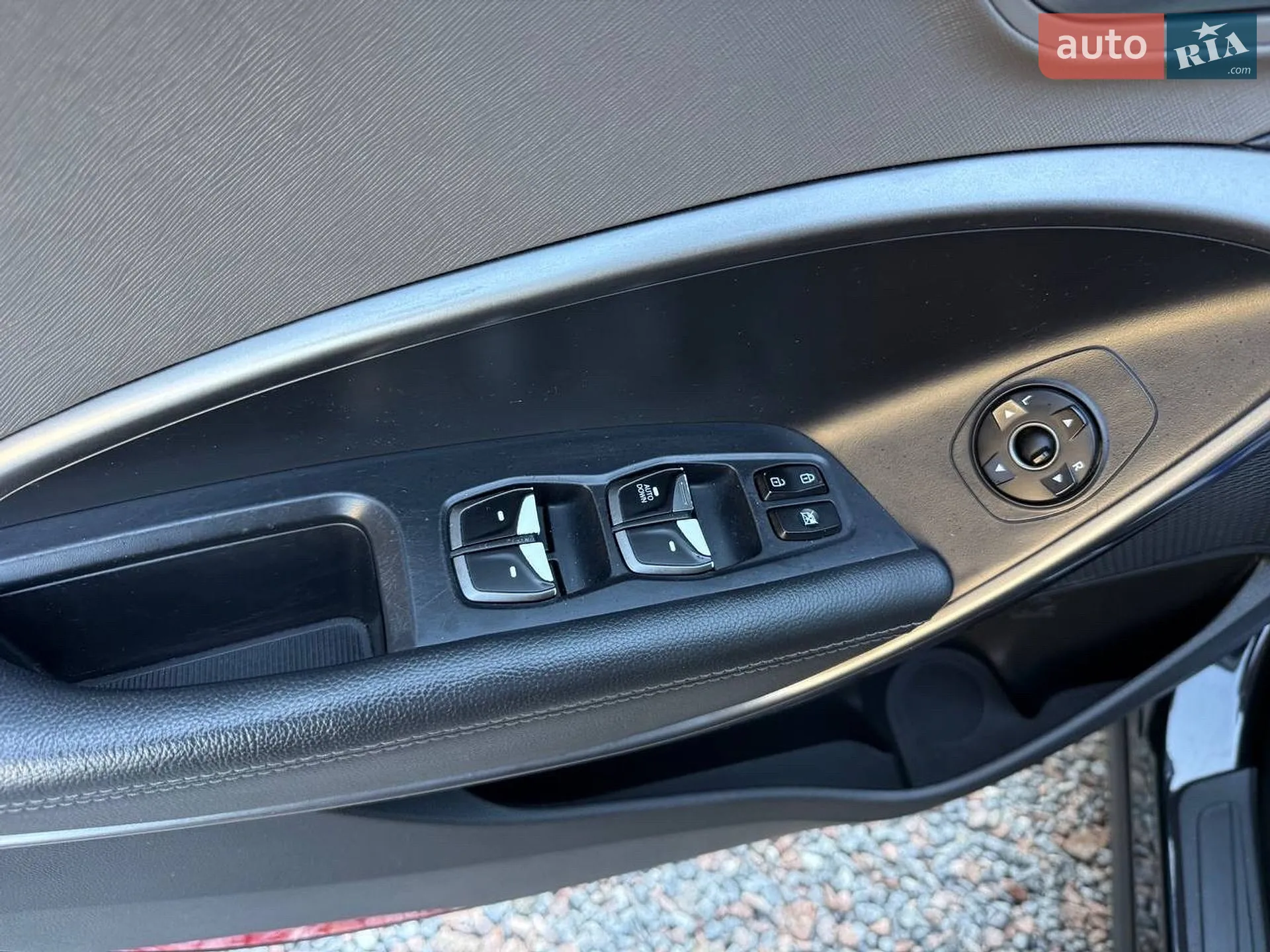 2017 Hyundai Santa Fe - мініатюра 27