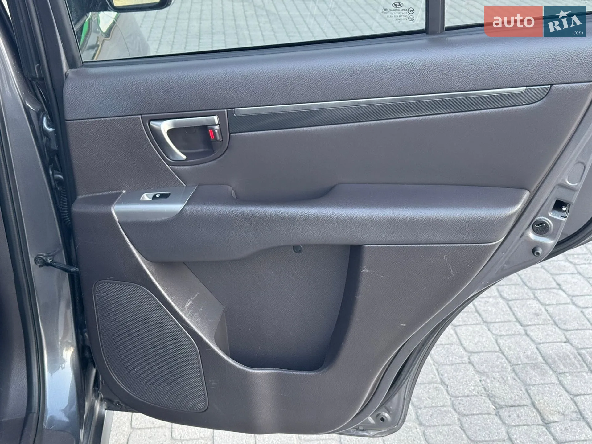 2011 Hyundai Santa Fe - мініатюра 27
