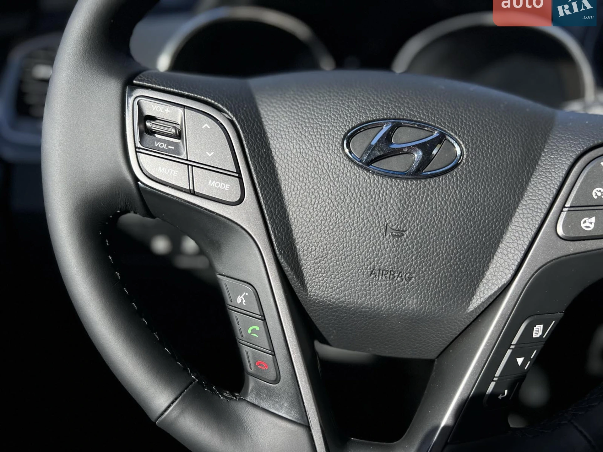 2014 Hyundai Santa Fe - мініатюра 16
