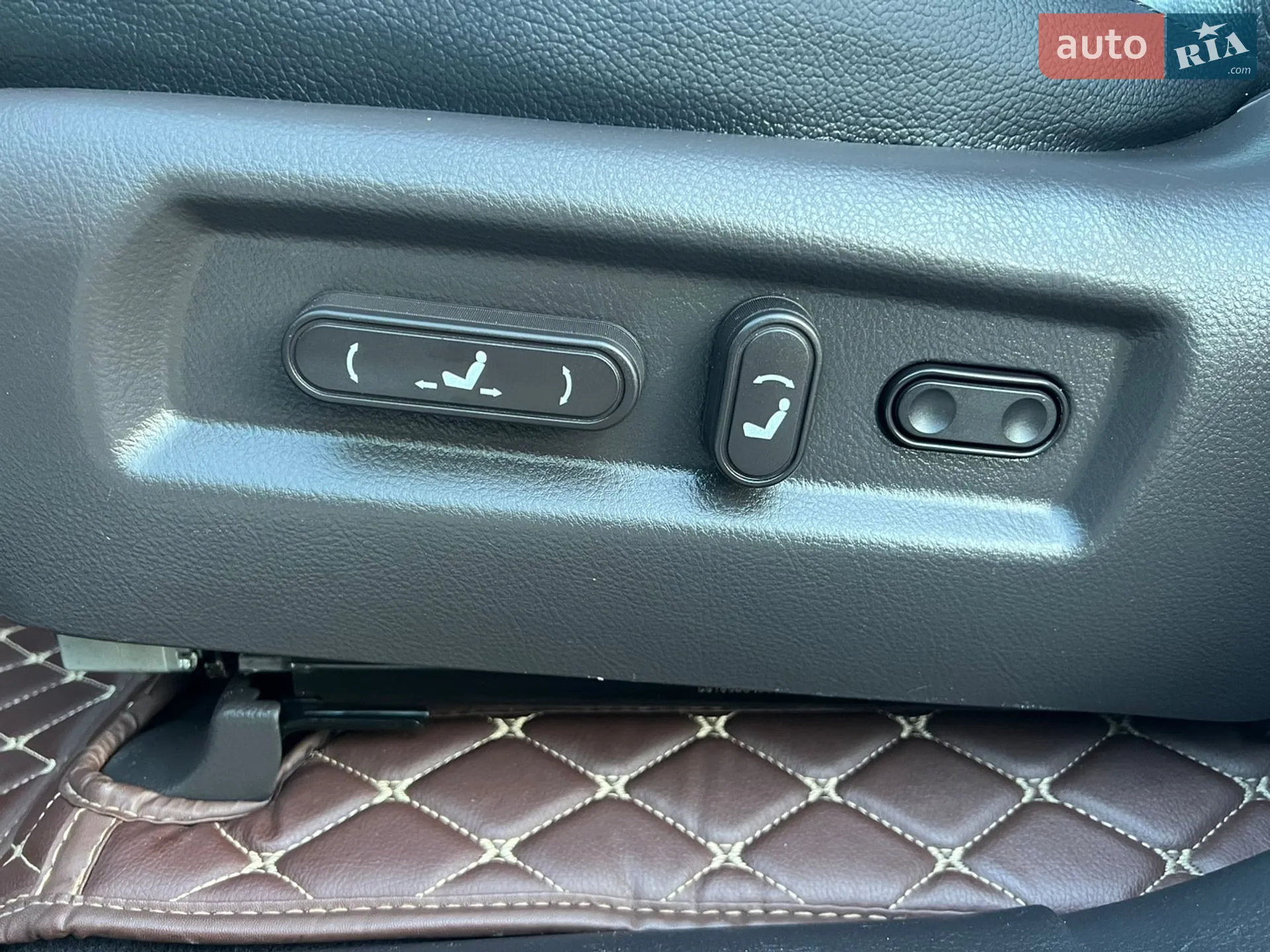 2011 Hyundai Santa Fe - мініатюра 22