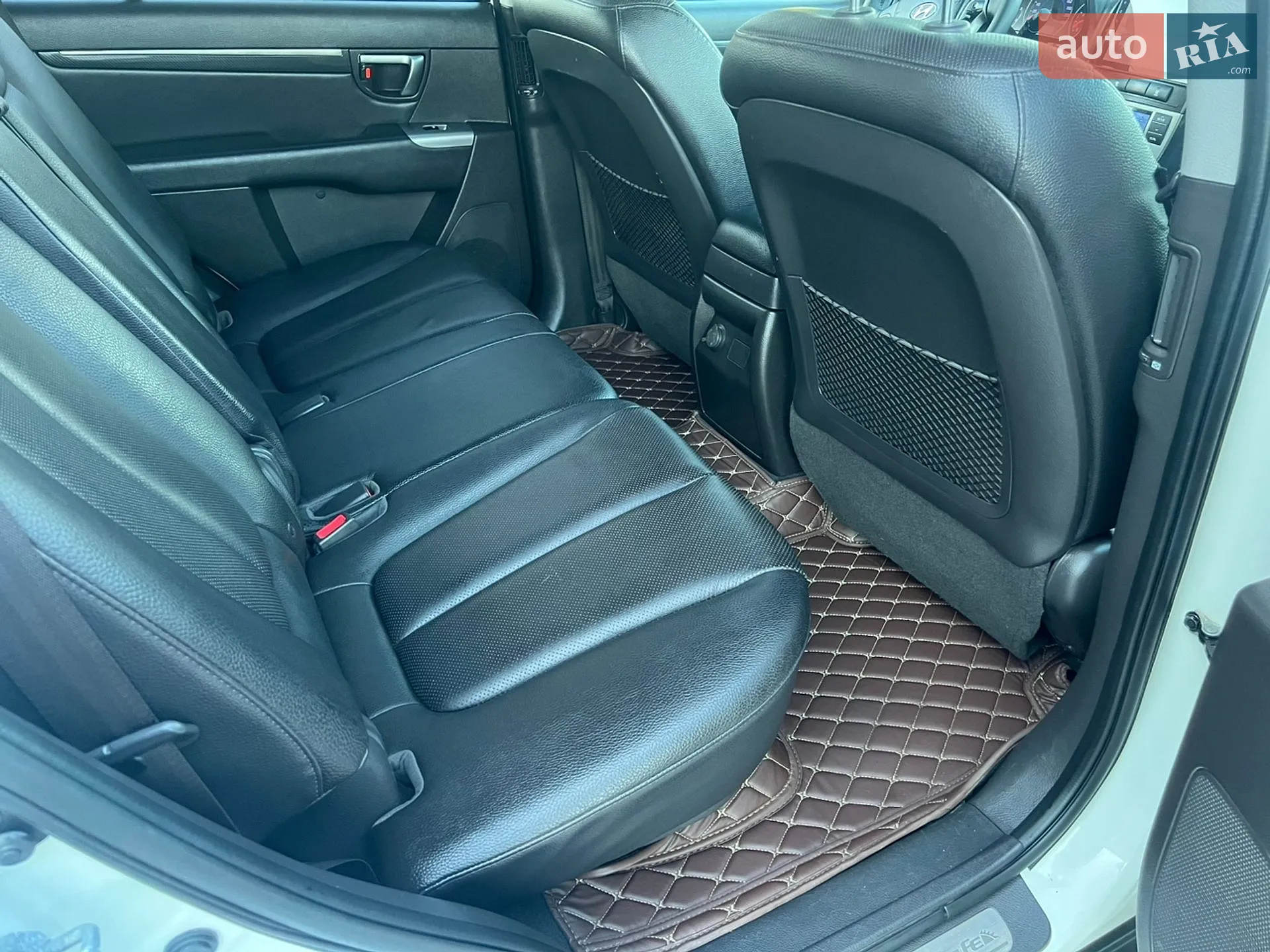 2011 Hyundai Santa Fe - мініатюра 32