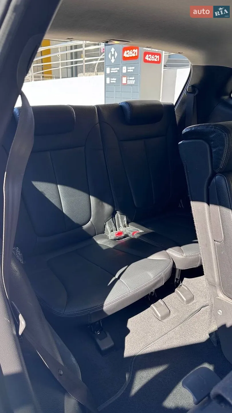 2011 Hyundai Santa Fe - мініатюра 30