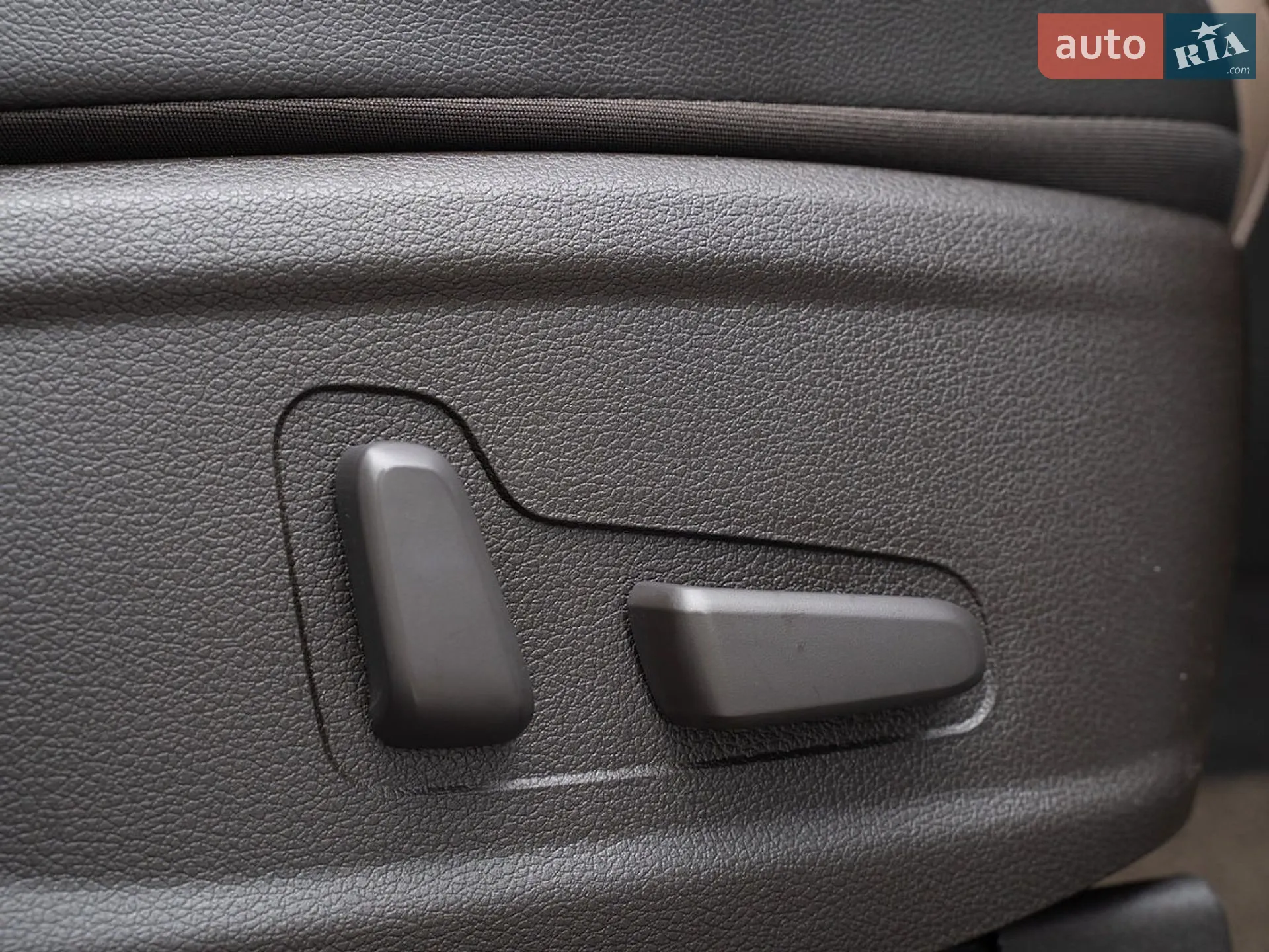 2019 Hyundai Santa Fe - мініатюра 37