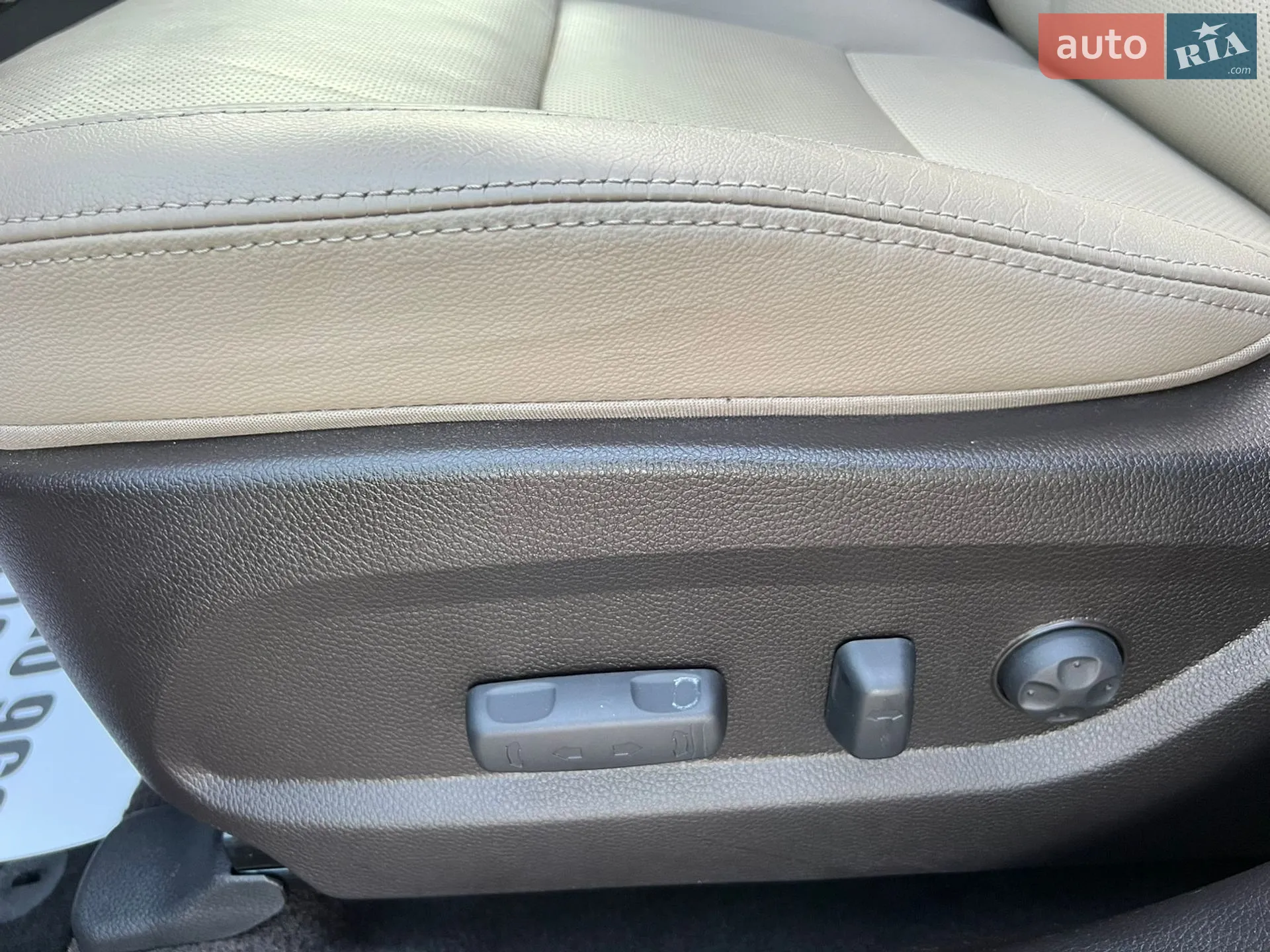 2016 Hyundai Santa Fe - мініатюра 28