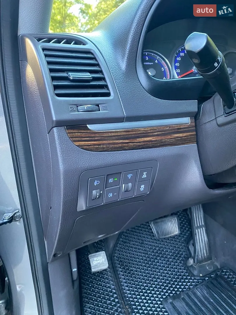 2011 Hyundai Santa Fe - мініатюра 28
