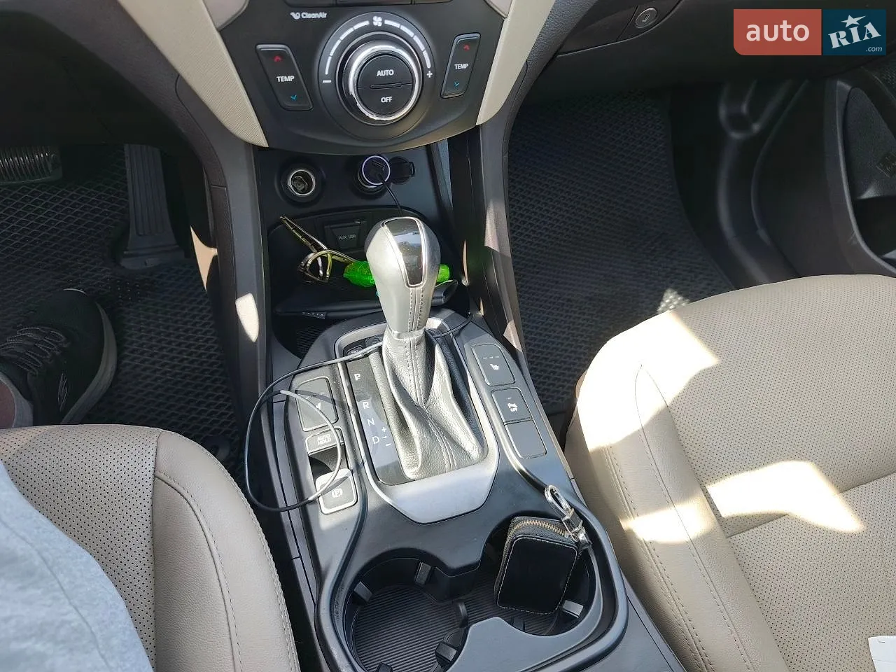 2015 Hyundai Santa Fe - мініатюра 16